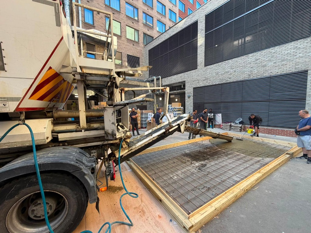 volumetric ready-mixed concrete Delivery Richmond TW10